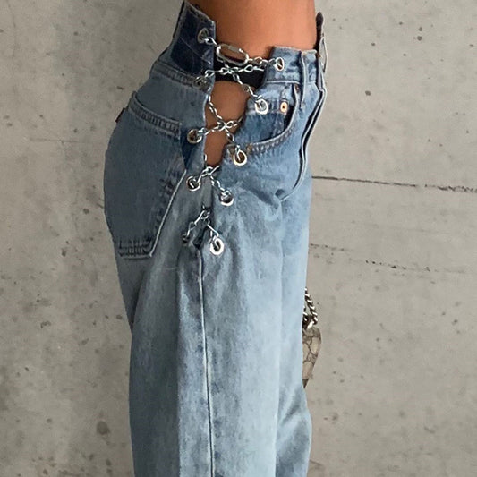 Jean taille haute délavé bleu clair avec chaîne